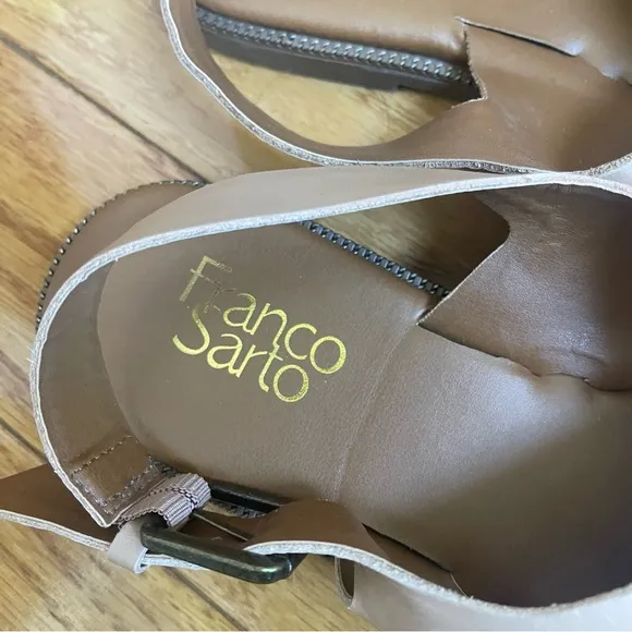 Franco Sarto Kayleigh leather flat sandals with buckle Tan Brown Sz US 8.5