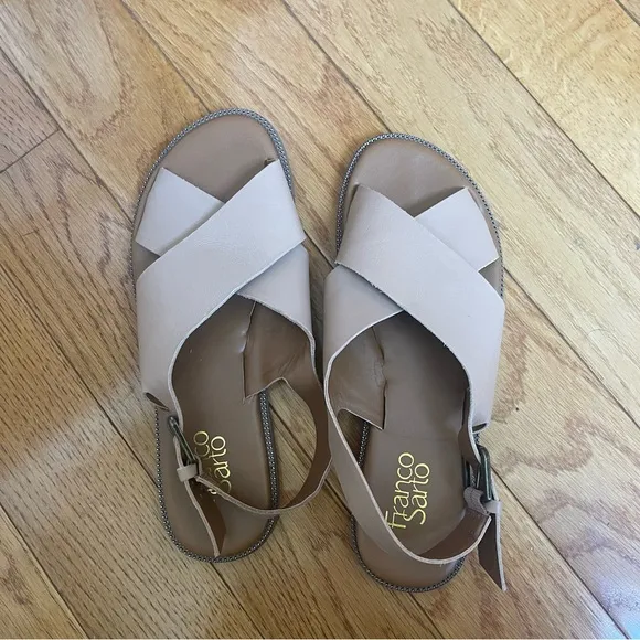 Franco Sarto Kayleigh leather flat sandals with buckle Tan Brown Sz US 8.5