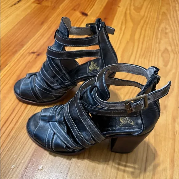 FREE BIRD By Steven Claw High Heeled Sandals Womens SIZE 7 Strappy Leather
