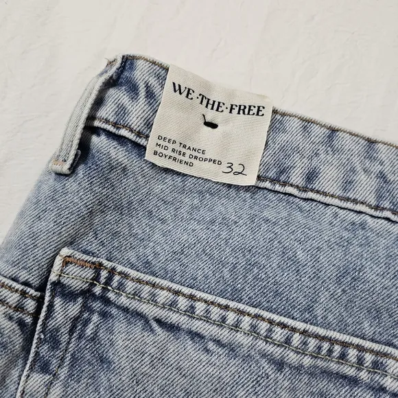 Free People &quot;We The Free&quot; Deep Trance Dropped Boyfriend Jeans NWTs Size 32