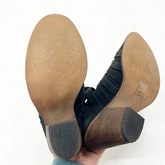 Free People Black Suede Strapy Hybrid Ankle Boots size 38 / 8