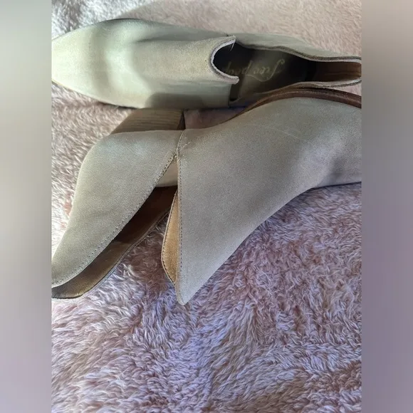 Free People Charm Double V Ankle Boots Size 39.5