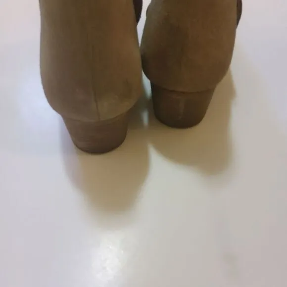 Free People Charm Double V Camel Suede Slip On Ankle Boots Booties Size 8.5 Tan