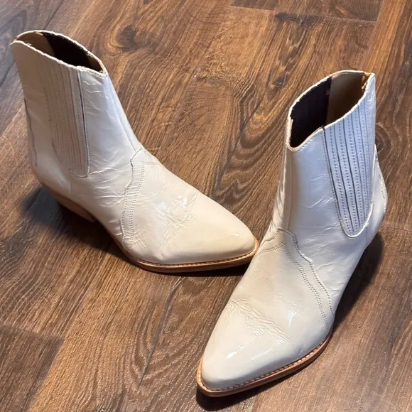 Free People New Frontier Chelsea Boots size 6 or 36.5 New patent leather