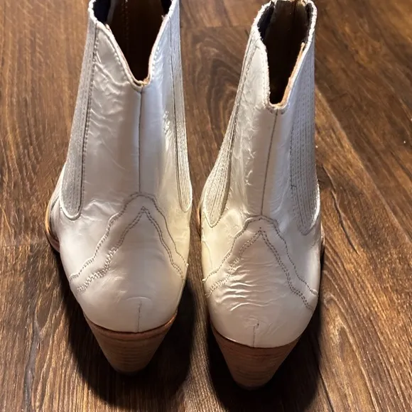 Free People New Frontier Chelsea Boots size 6 or 36.5 New patent leather