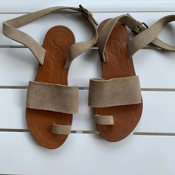 Free People sand taupe color suede flat sandals size 5.5-6 ( European 36)
