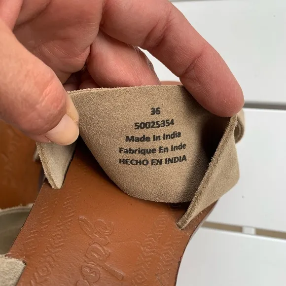 Free People sand taupe color suede flat sandals size 5.5-6 ( European 36)
