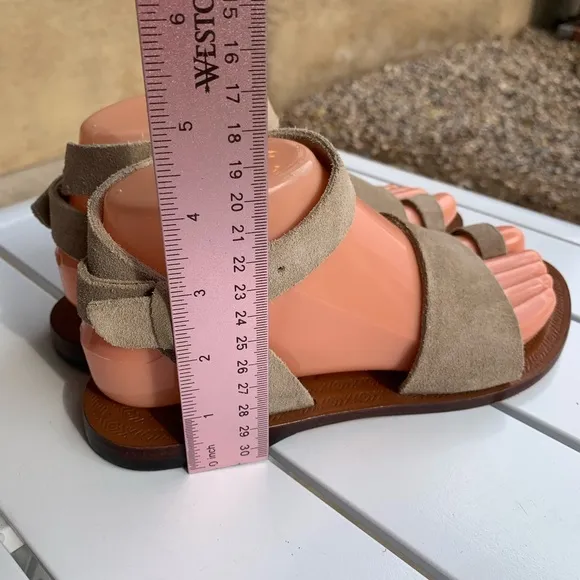 Free People sand taupe color suede flat sandals size 5.5-6 ( European 36)