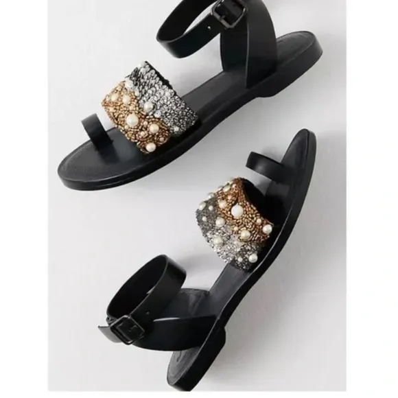 Free People size 39.5 Sun Peaks Embellished Sandals in Black