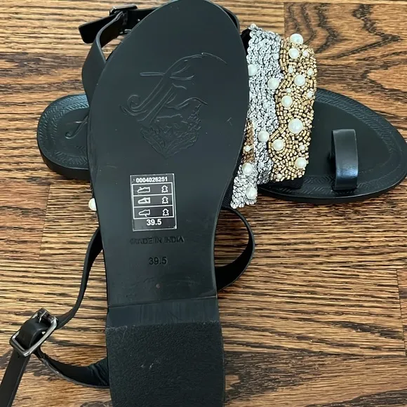 Free People size 39.5 Sun Peaks Embellished Sandals in Black