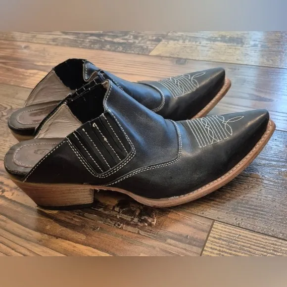 Freebird Black Wentworth Slip On Heel Boots size 9Pre-loved great condition