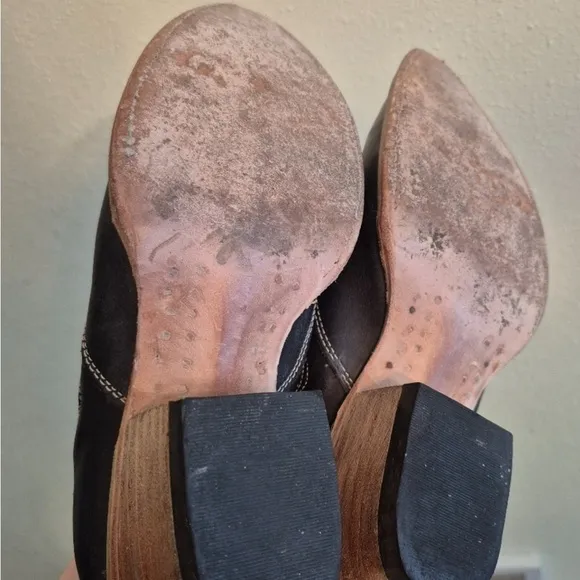 Freebird Black Wentworth Slip On Heel Boots size 9Pre-loved great condition