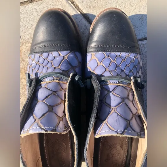 ❤️Freebird by Steven Mabel Croc Leather Blue Black Loafers Size 7