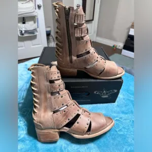 Freebird GHOST leather tan sandal size 9 NEW IN BOX