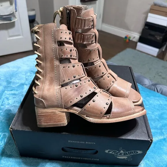 Freebird GHOST leather tan sandal size 9 NEW IN BOX