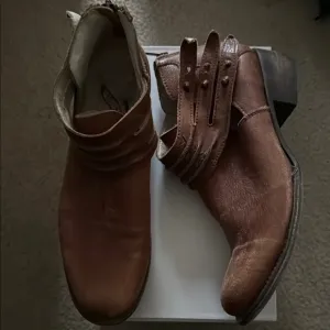 Freebird Tan Leather Boots with Strap