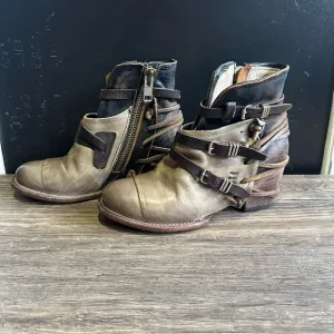 Freebird Womens Crue Grey Multi Leather Ankle Boots sz 7