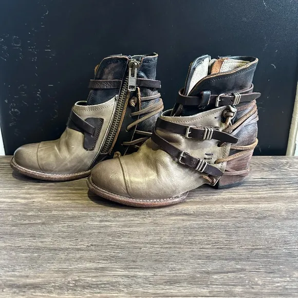 Freebird Womens Crue Grey Multi Leather Ankle Boots sz 7