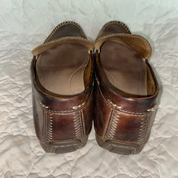 Frye &quot;Lewis Venetian&quot; Burnished Brown Driver Loafers in Size 9