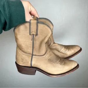 Frye | Billie Short Ivory Color 6.5 Tan Leather Western Boots