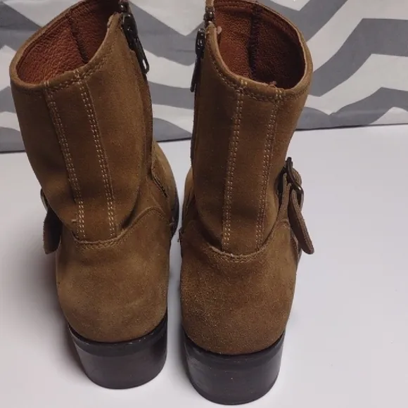 Frye Brown Ankle Boots with Suede Material and Side Zipper