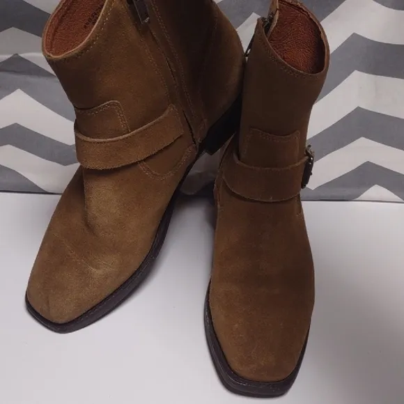 Frye Brown Ankle Boots with Suede Material and Side Zipper
