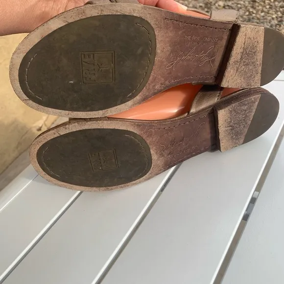 Frye brown leather flat sandals with straps size 6.5M