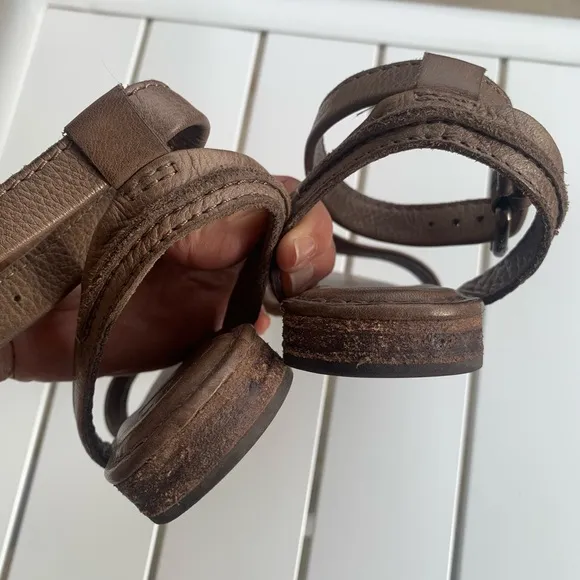 Frye brown leather flat sandals with straps size 6.5M