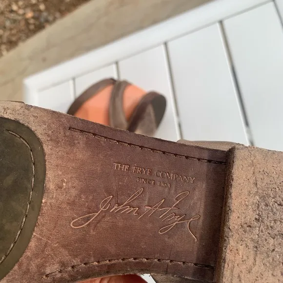 Frye brown leather flat sandals with straps size 6.5M