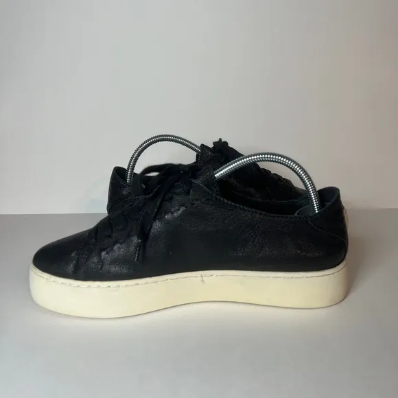 Frye Lena Low Lace Black Leather Fashion Low Top Sneakers, womens size 7. Laces