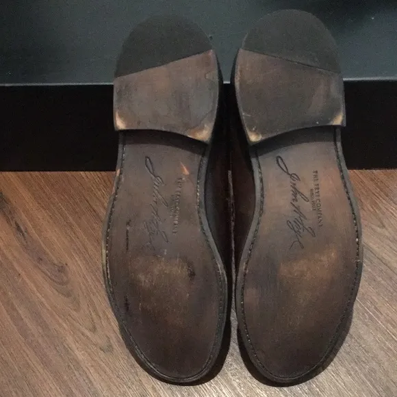 FRYE Mens Brown Leather Loafers. Like New