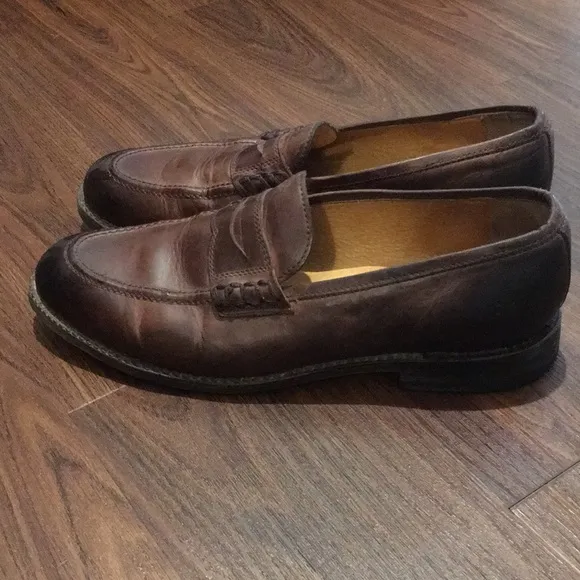 FRYE Mens Brown Leather Loafers. Like New