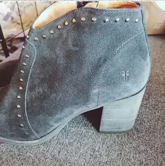 Frye | NWT Studded Suede booties boots Black 6.5