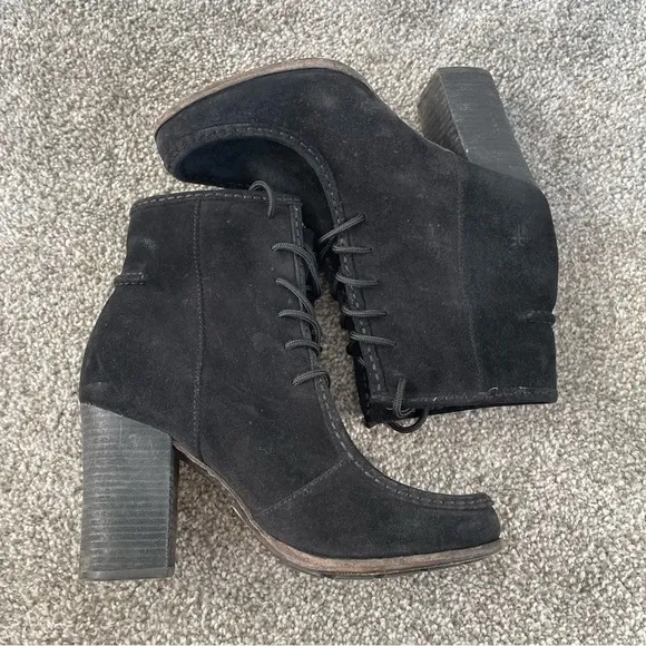 Frye Parker Moc Toe Short Ankle Boots Women's 9.5 M Black Waxed Suede High Heel