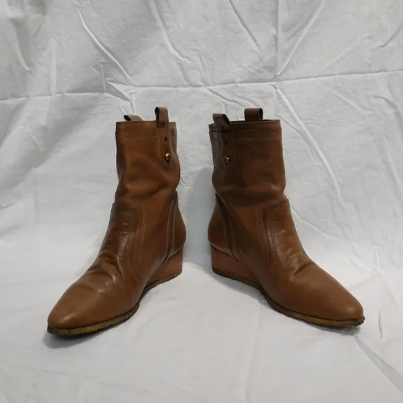 FRYE Tan Leather Low-heeled Wedge Ankle Boots with Rubber Soles, size 8