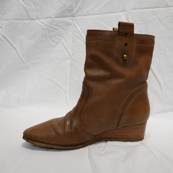 FRYE Tan Leather Low-heeled Wedge Ankle Boots with Rubber Soles, size 8