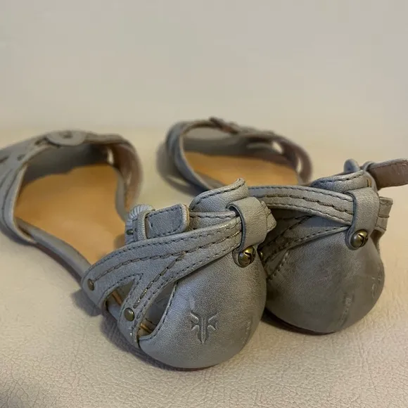 FRYE Vanessa Woven Gray Distressed Leather Flat Sandals Women’s Size 6