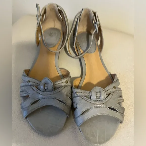 FRYE Vanessa Woven Gray Distressed Leather Flat Sandals Women’s Size 6