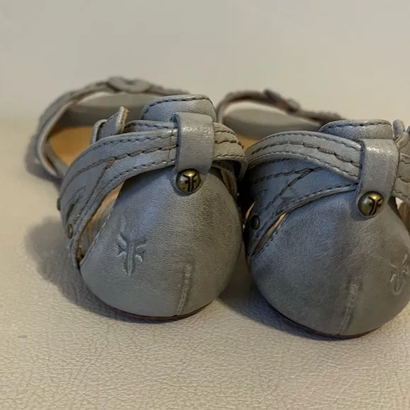 FRYE Vanessa Woven Gray Distressed Leather Flat Sandals Women’s Size 6