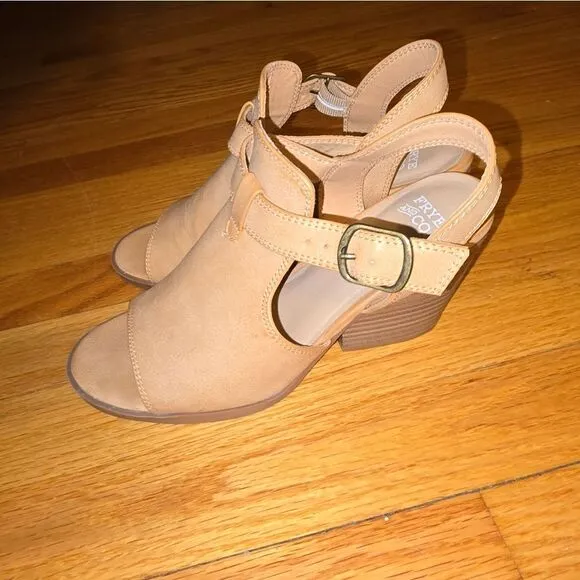 Frye and co Gaia Tan heeled sandals women size 7M