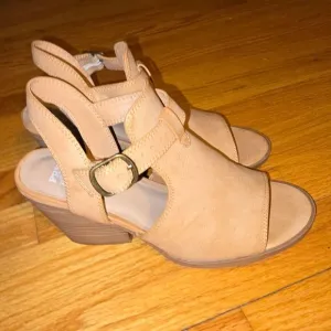 Frye and co Gaia Tan heeled sandals women size 7M