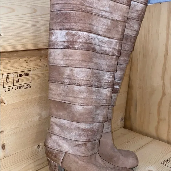 Fun pair of Jeffrey Campbell leather Boots