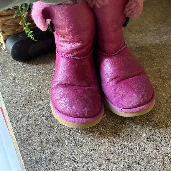 Fuschia Ugg Boots size 5