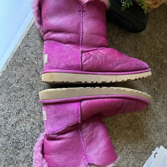 Fuschia Ugg Boots size 5