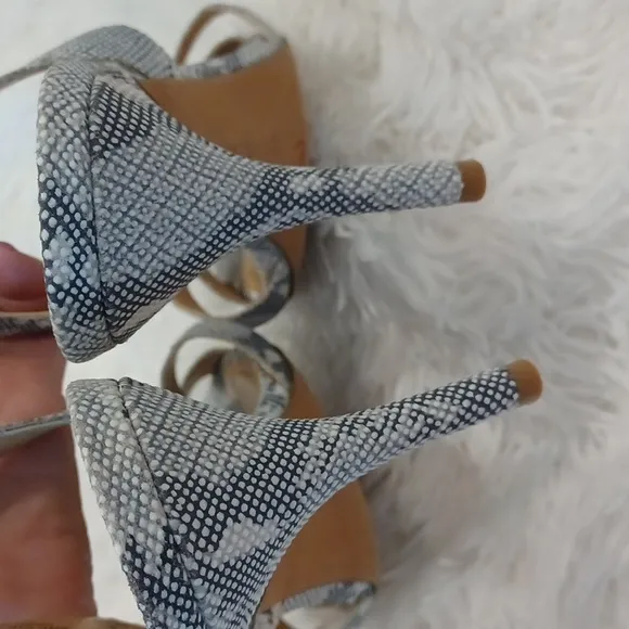G. I. L. I. LOREN Leather Snakeprint High Heeled Sandals Size 11M