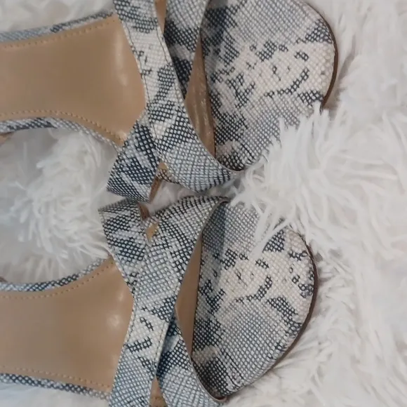 G. I. L. I. LOREN Leather Snakeprint High Heeled Sandals Size 11M