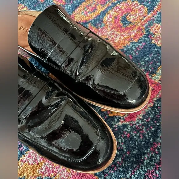 gentle souls by Kenneth Cole | Women’s black patents leather slip on loafers 8.5