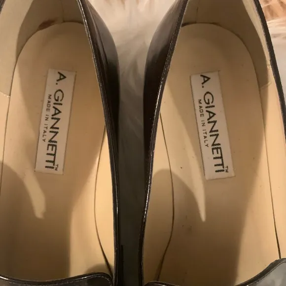 GIANNETTI BROWN LEATHER LOAFERS.