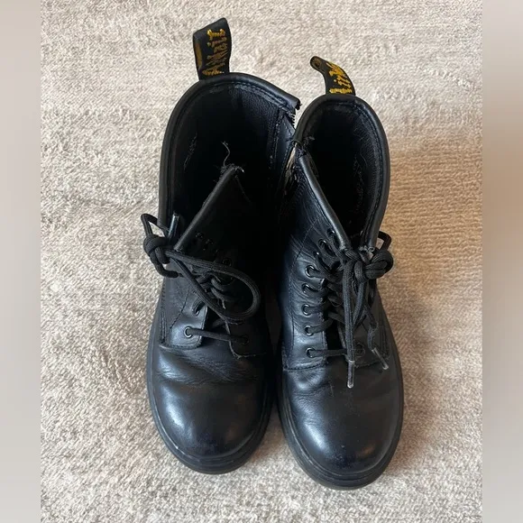 Girls' Big Kids' Dr. Martens 1460 Softy T Leather Lace-Up Boots US 3 UK 2