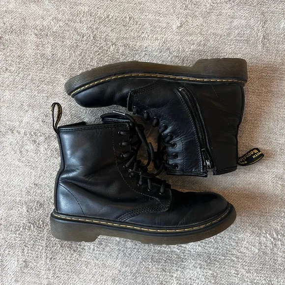 Girls' Big Kids' Dr. Martens 1460 Softy T Leather Lace-Up Boots US 3 UK 2
